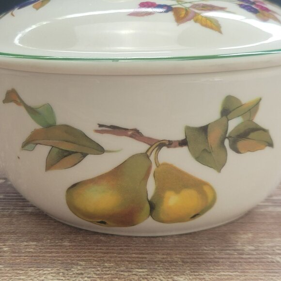 Royal Worchester Evesham 1 Pt Round Covered Casserole Dish, Peach Knob, England - Picture 5 of 15
